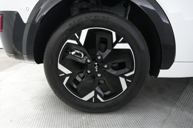 2024 Kia Niro EV — photo 17 of 24