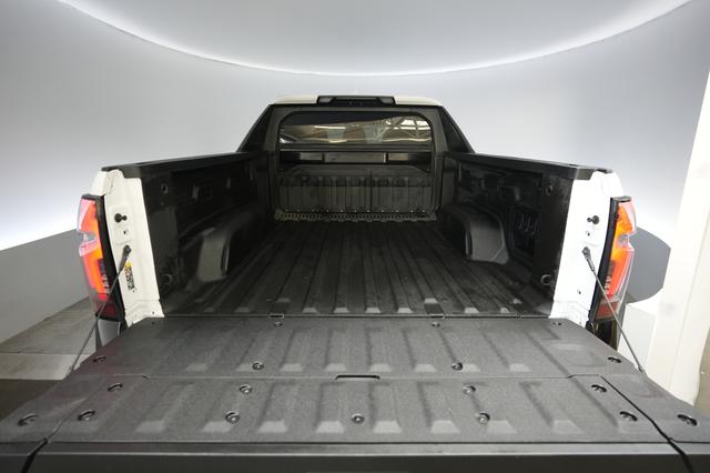 2024 Chevrolet Silverado EV — photo 6 of 16