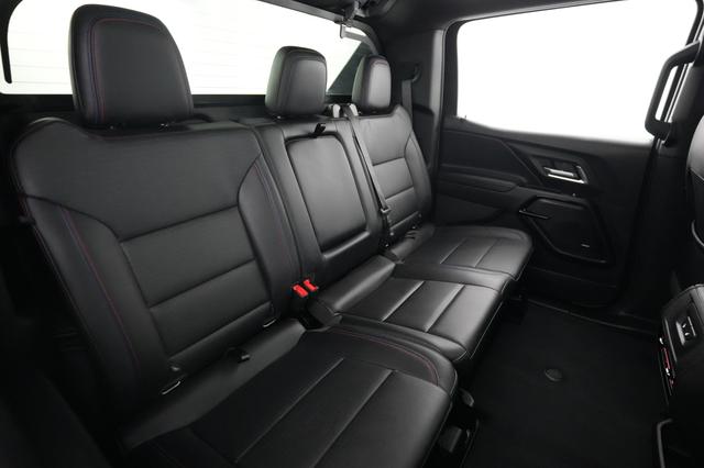2024 Chevrolet Silverado EV — photo 4 of 16