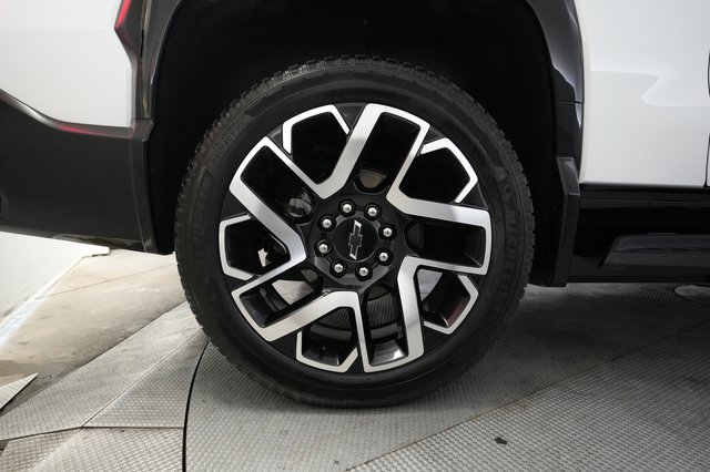 2024 Chevrolet Silverado EV — photo 11 of 16
