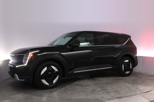2024 Kia EV9 — photo 14 of 32