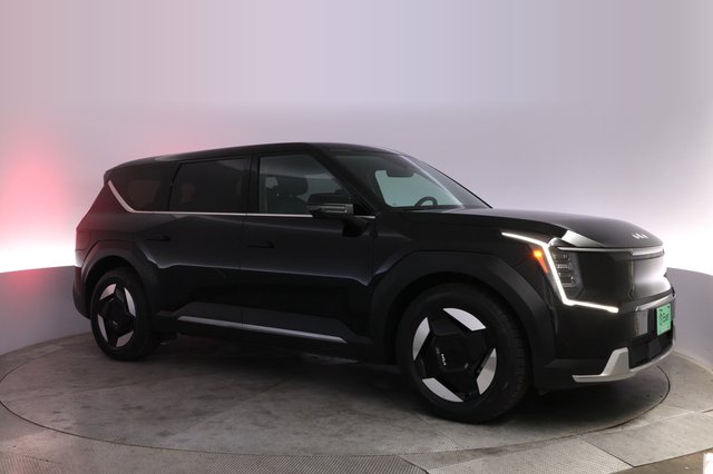 2024 Kia EV9 — photo 11 of 32