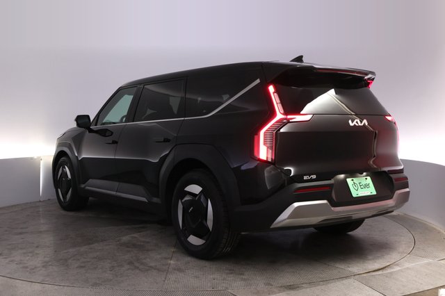 2024 Kia EV9 — photo 13 of 32