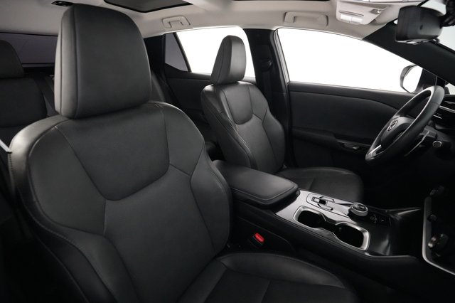 2024 Lexus RZ — photo 18 of 28