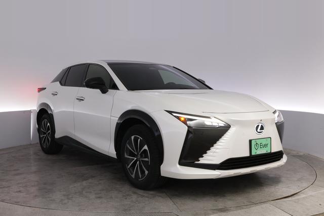 2024 Lexus RZ — photo 10 of 28