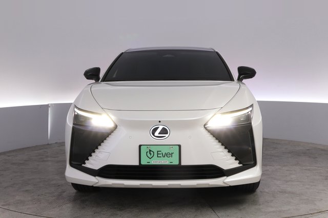 2024 Lexus RZ — photo 9 of 28