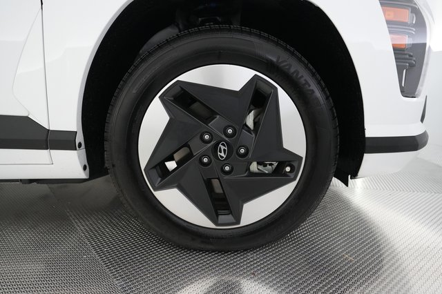 2024 Hyundai Kona Electric — photo 16 of 28
