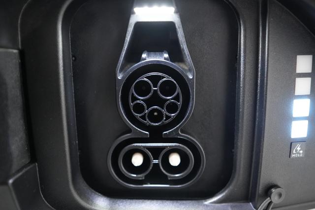 2024 Hyundai Kona Electric — photo 8 of 28