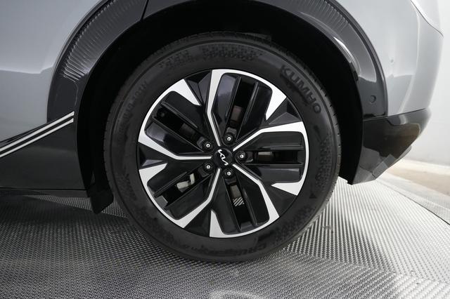 2024 Kia EV6 — photo 7 of 26