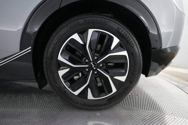 2024 Kia EV6 — photo 7 of 26