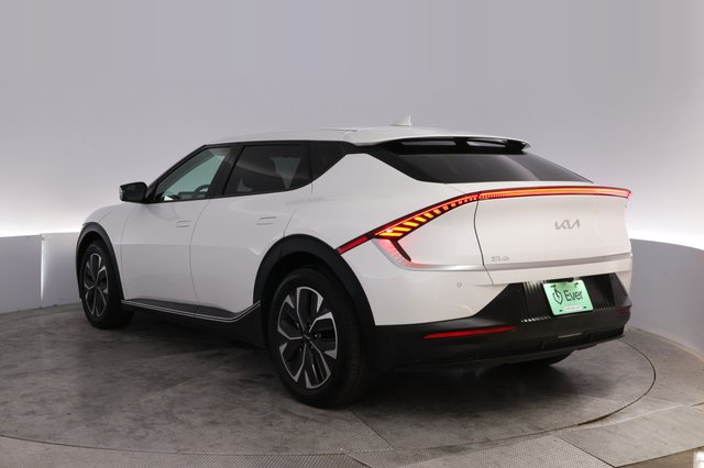2024 Kia EV6 — photo 13 of 23