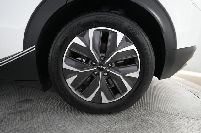 2024 Kia EV6 — photo 7 of 23