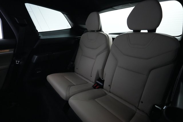2025 Volvo EX90 — photo 20 of 26