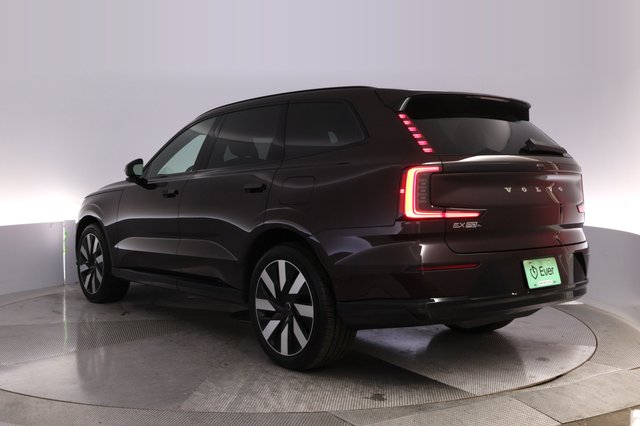 2025 Volvo EX90 — photo 13 of 26