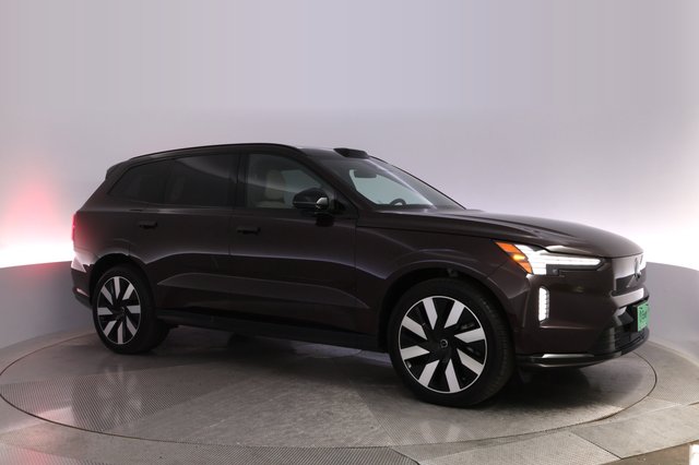 2025 Volvo EX90 — photo 11 of 26