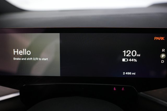 2025 Volvo EX90 — photo 5 of 26