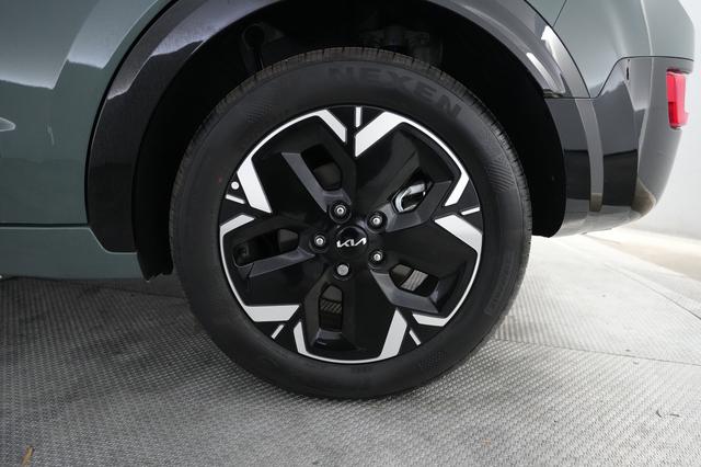 2025 Kia Niro EV — photo 7 of 23