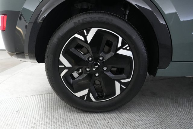 2025 Kia Niro EV — photo 17 of 23