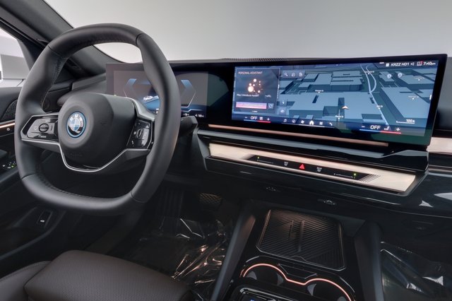 2025 BMW i5 — photo 20 of 23