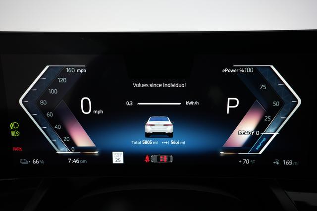 2025 BMW i5 — photo 5 of 23