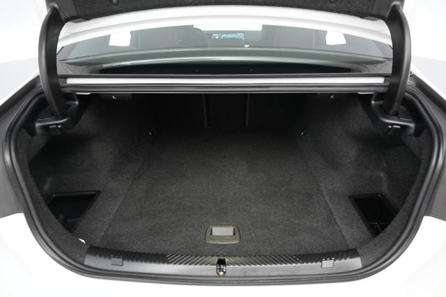 2025 BMW i5 — photo 6 of 23