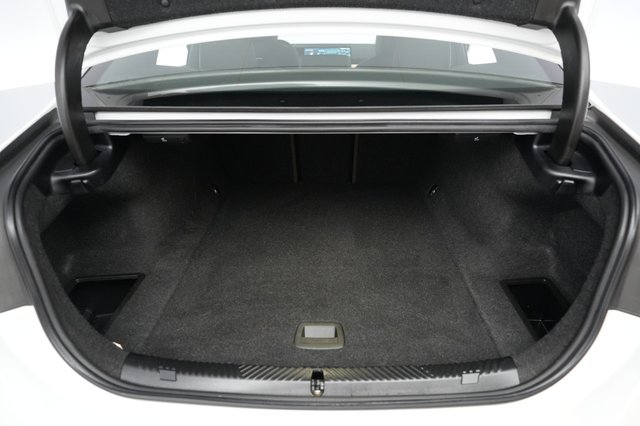 2025 BMW i5 — photo 6 of 23