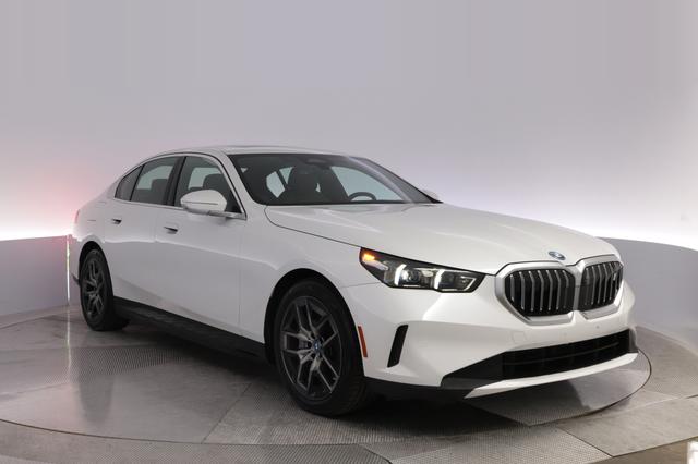 2025 BMW i5 — photo 10 of 23