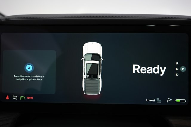 2023 Rivian R1T — photo 23 of 25