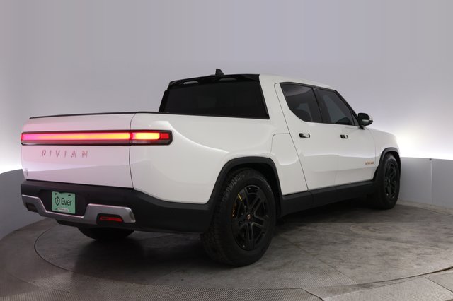 2023 Rivian R1T — photo 2 of 25