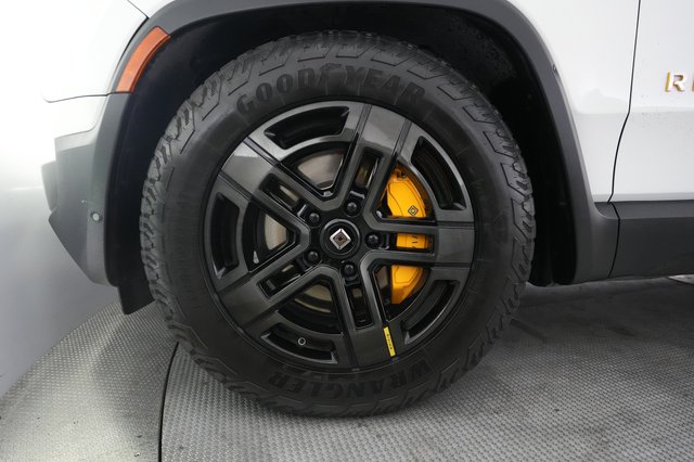 2023 Rivian R1T — photo 15 of 25