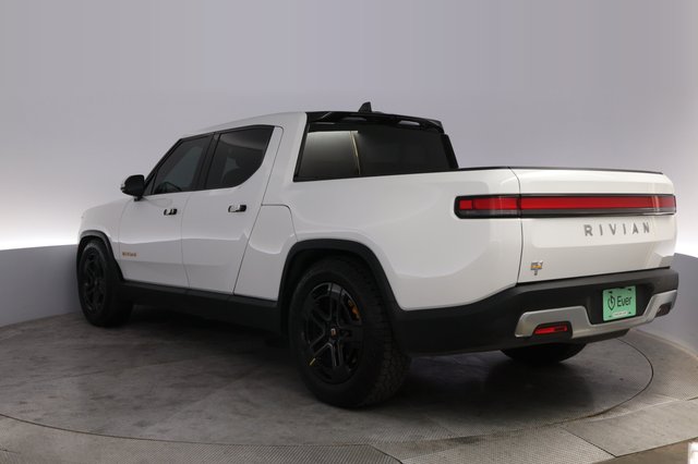 2023 Rivian R1T — photo 13 of 25