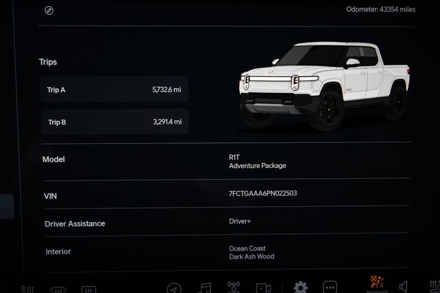 2023 Rivian R1T — photo 5 of 25