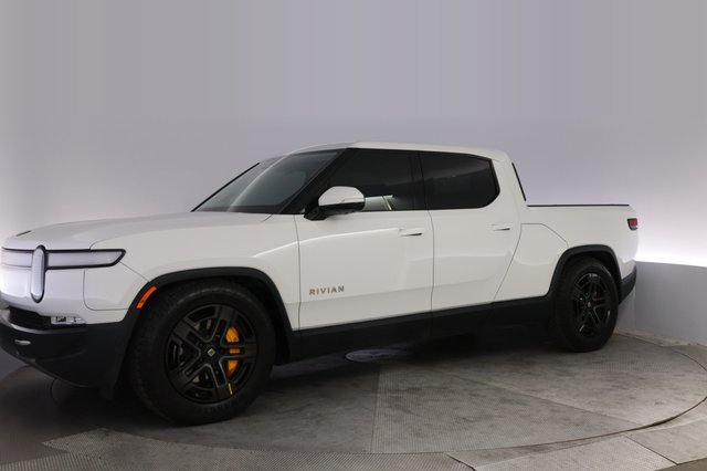 2023 Rivian R1T — photo 14 of 25