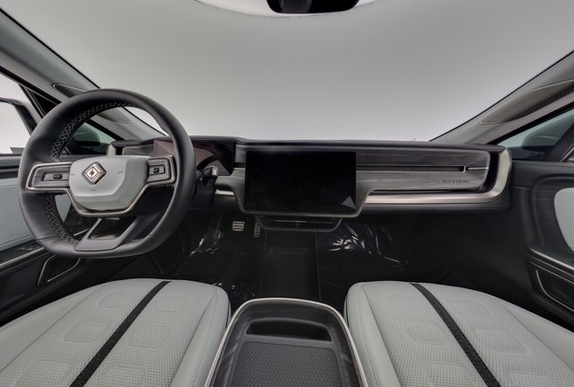 2023 Rivian R1T — photo 21 of 25