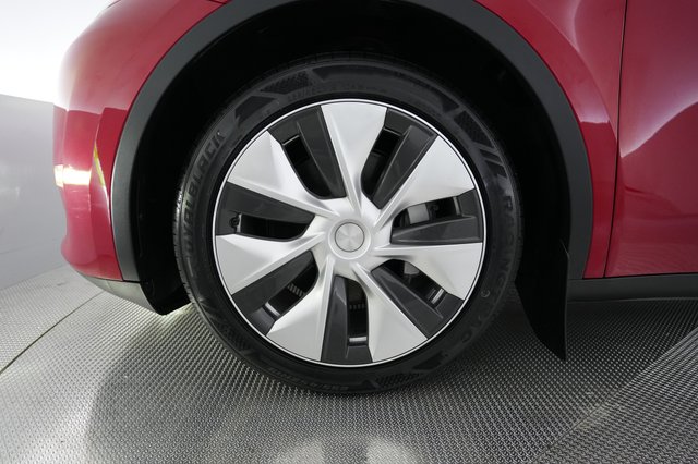 2023 Tesla Model Y — photo 15 of 26