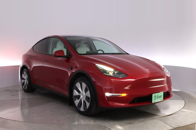 2023 Tesla Model Y — photo 10 of 26