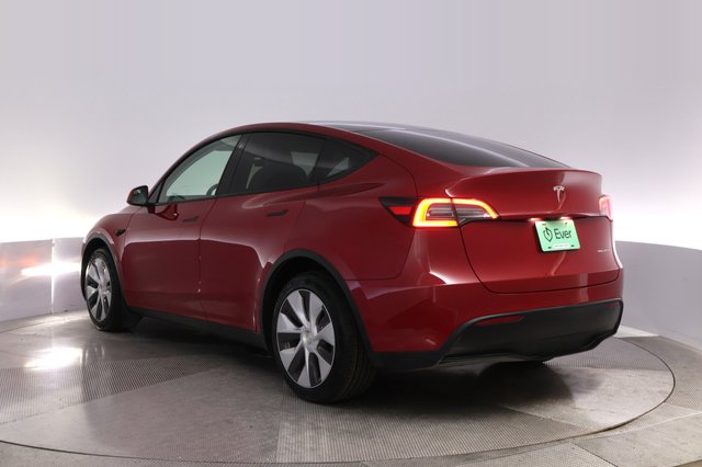 2023 Tesla Model Y — photo 13 of 26