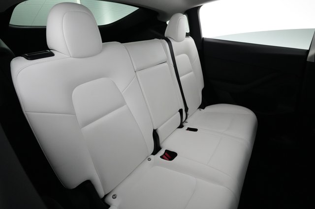 2023 Tesla Model Y — photo 4 of 26