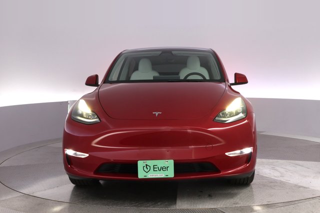 2023 Tesla Model Y — photo 9 of 26