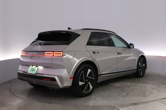 2025 Hyundai IONIQ 5 — photo 2 of 21