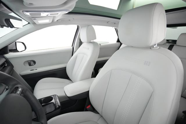 2025 Hyundai IONIQ 5 — photo 3 of 21