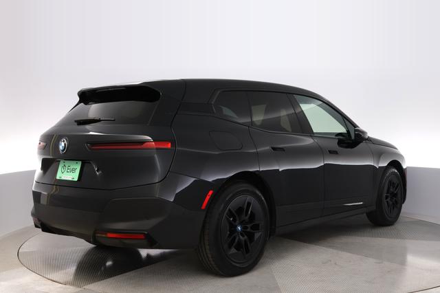 2024 BMW iX — photo 2 of 23