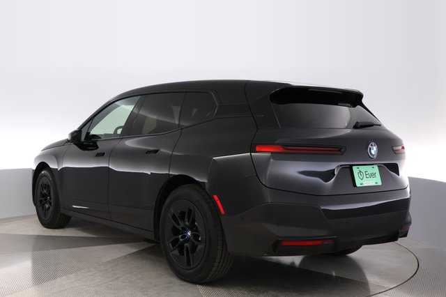 2024 BMW iX — photo 13 of 23
