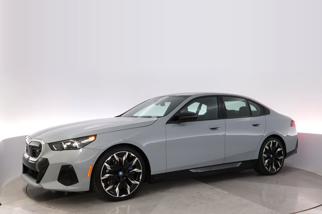 2024 BMW i5 — photo 14 of 23