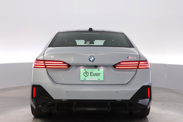 2024 BMW i5 — photo 12 of 23