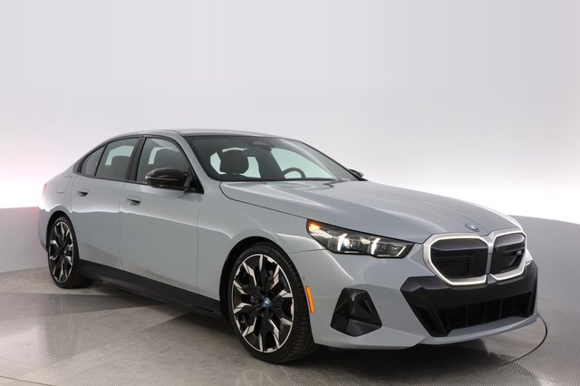 2024 BMW i5 — photo 10 of 23