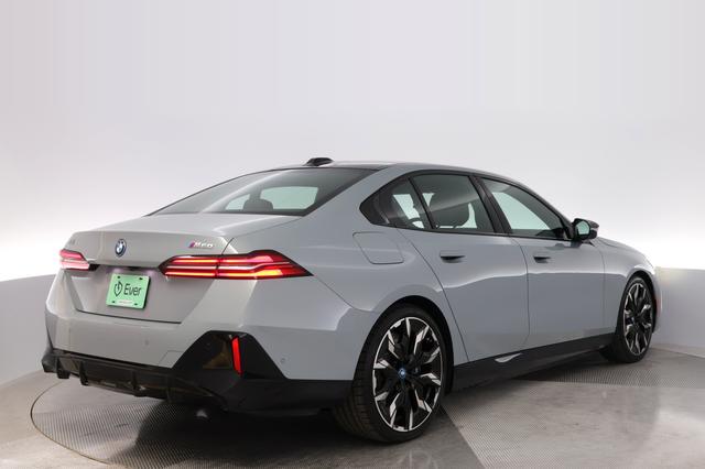 2024 BMW i5 — photo 2 of 23