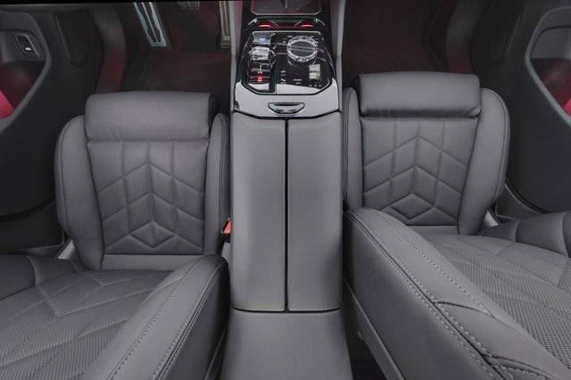 2024 BMW i5 — photo 22 of 23