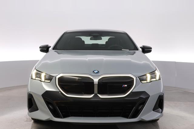 2024 BMW i5 — photo 9 of 23