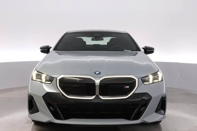 2024 BMW i5 — photo 9 of 23